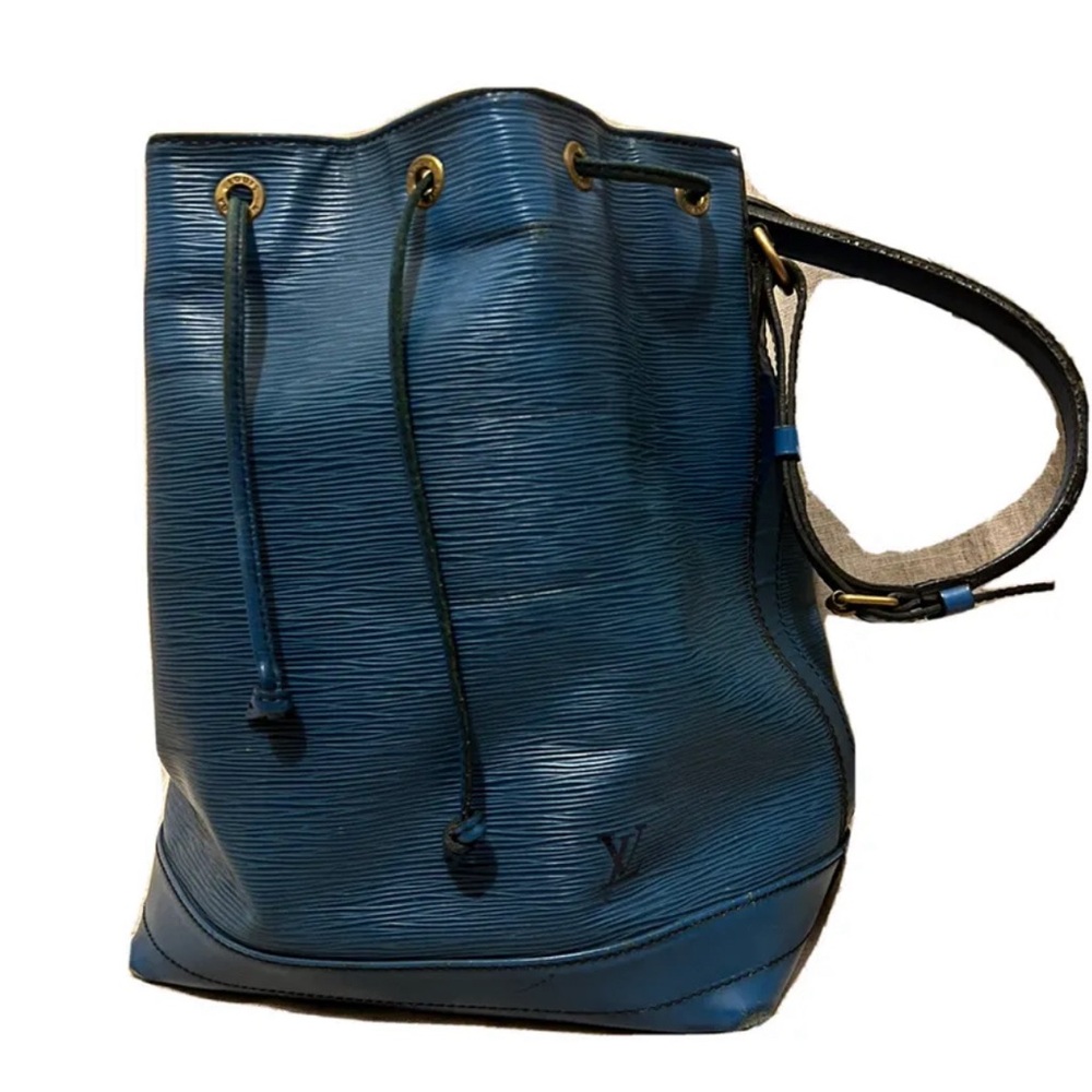 Louis Vuitton Epi Noe Bucket Bag Blue Leather